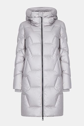 Светло-серый пуховик с фигурной стежкой