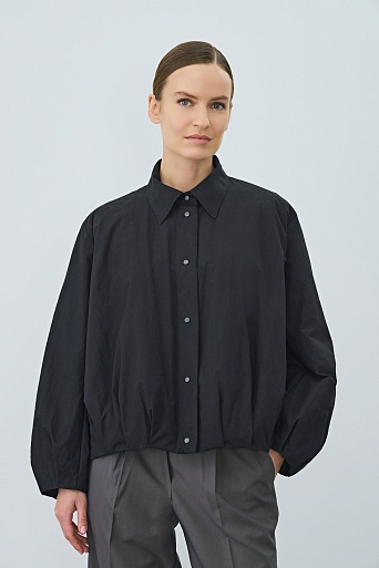 Свободная куртка на пуху, черная