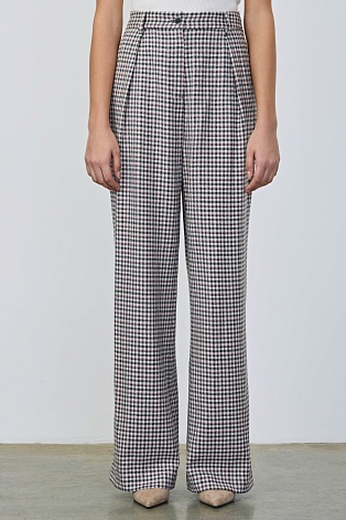 Прямые свободные брюки в серо-красную клетку, белые