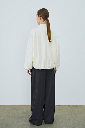 Свободная куртка на пуху, молочная