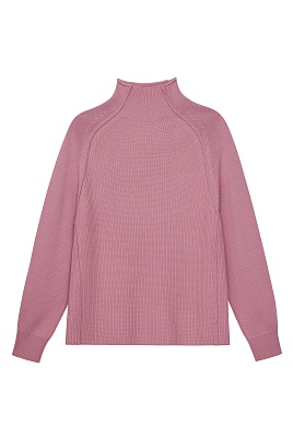 Розовый свитер с воротником-стойкой