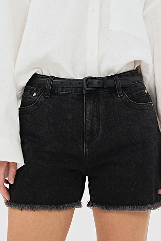 Черные джинсовые шорты с потертостями