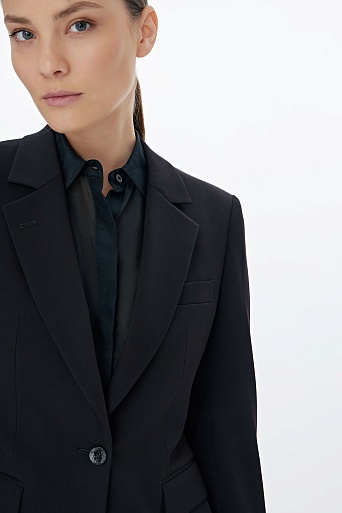 Черный пиджак на одной пуговице KARLA