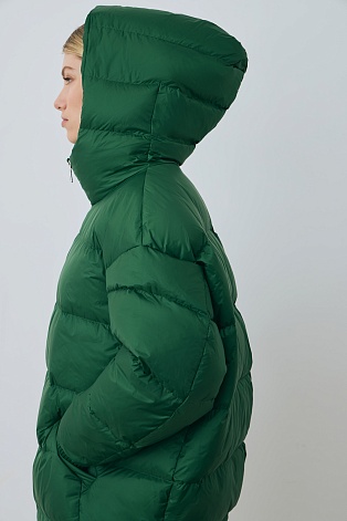 Изумрудный пуховик оверсайз